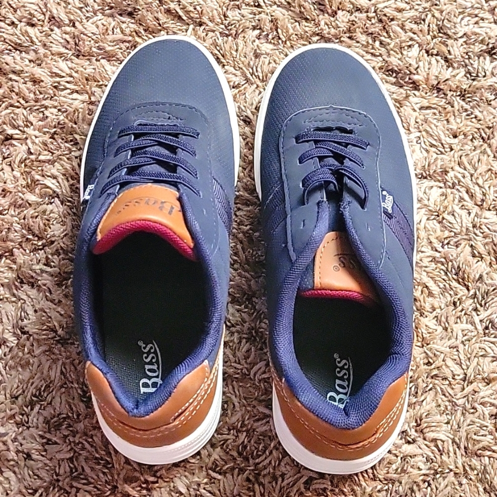 Boys shoes